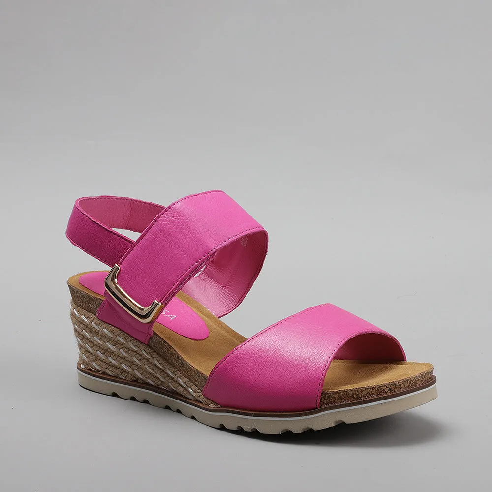 Evita - Hot Pink