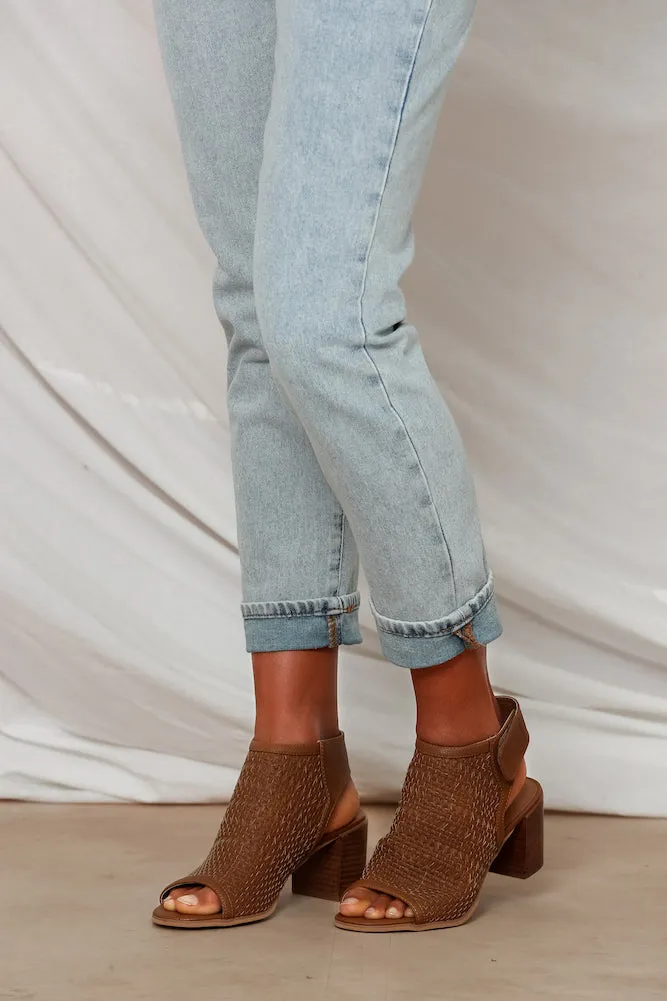 THERAPY Sagrada Heels Tan