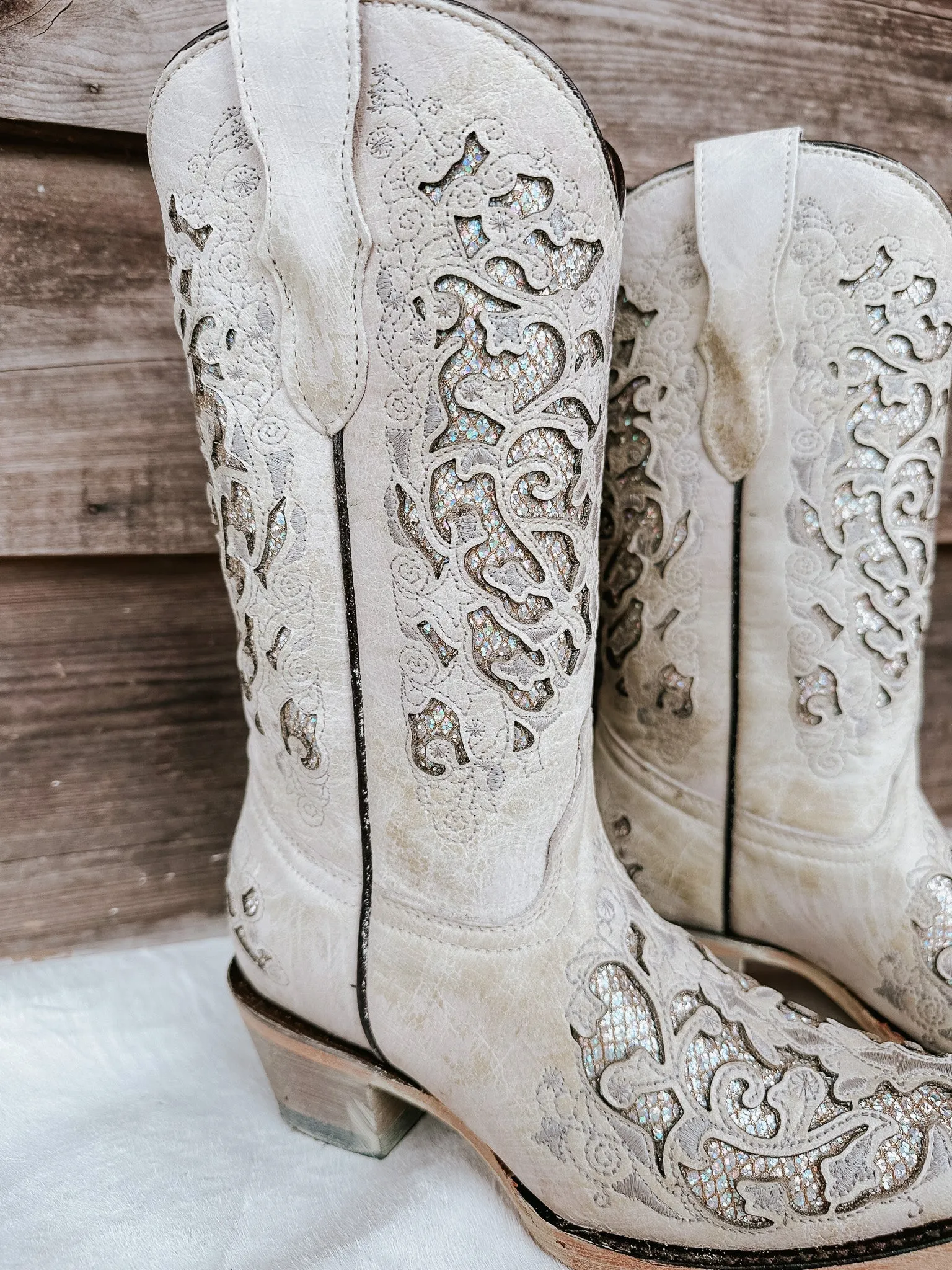 Youth Corral Bone Glitter Inlay & Embroidery Snip Toe Boots